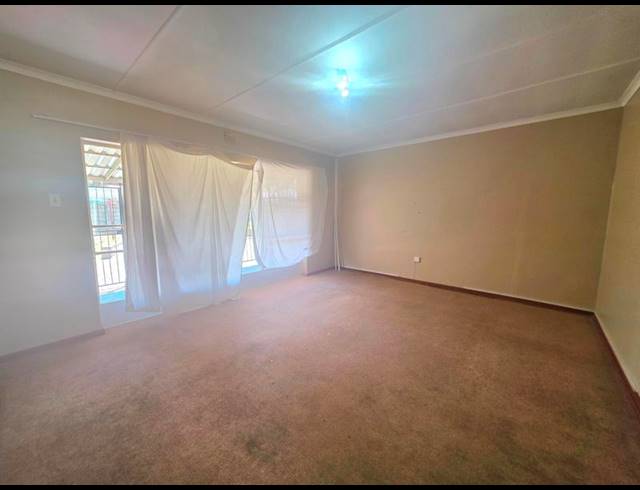 4 BEDROOM HOUSE FOR SALE IN ELSPARK